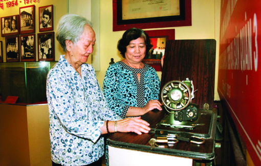 Đêm trước của những lá cờ lộng gió