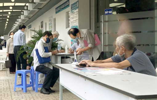 Bụi mù, khí lạnh khiến người già, trẻ nhỏ đua nhau nhập viện