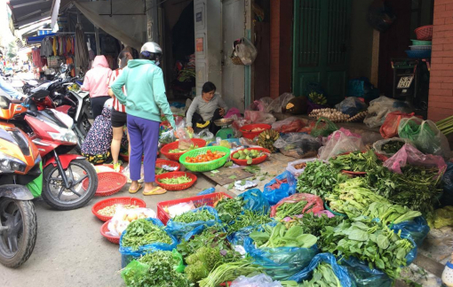 Giá rau củ chợ lẻ tăng, nhiều đặc sản “đứt” hàng