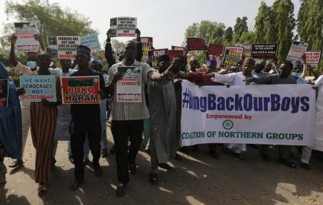 Nigeria giải cứu gần 350 nam sinh bị các tay súng bắt cóc