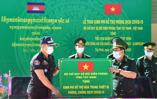 Bộ đội Biên phòng Tây Ninh: Hỗ trợ kinh phí phòng, chống dịch Covid-19 cho phía bạn Campuchia