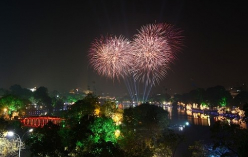 Hà Nội bắn pháo hoa tầm cao chào đón Tết Dương lịch 2021
