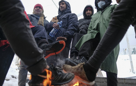 Hàng trăm người di cư “chết cóng” trong tuyết dày ở Bosnia