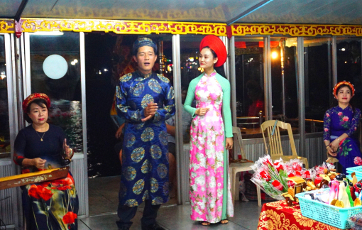 Lắp camera trên thuyền rồng, ca Huế có hết “bát nháo”?