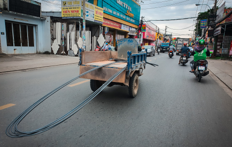 Xe ba gác tự chế: "Hung thần" trên đường phố