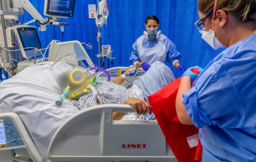 Y tế Anh đối mặt với “lựa chọn sinh tử”