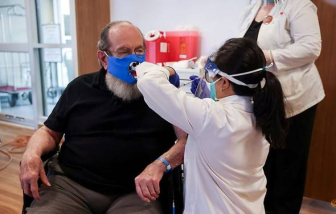 Mỹ không đạt mục tiêu tiêm chủng năm 2020, ông Biden tưởng niệm nạn nhân COVID-19 trước khi nhậm chức