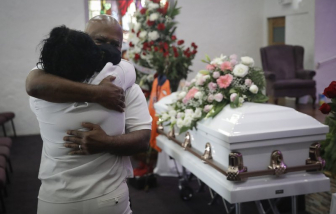 Người chết vì COVID-19 tăng cao khiến nhà tang lễ ở California hết chỗ, Bangkok tiếp tục phong tỏa