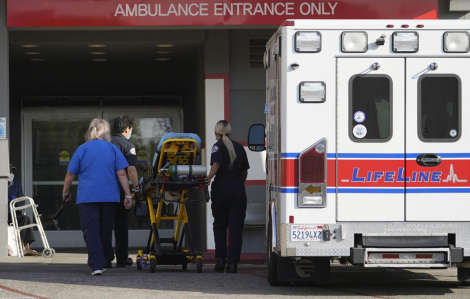 Mỹ phá kỷ lục về số người chết, California hoãn phẫu thuật vì COVID-19 tràn ngập bệnh viện