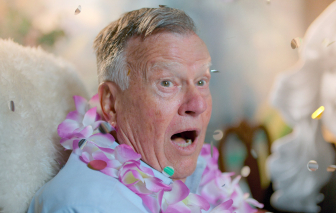 "Dick Johnson is Dead": Khúc hoan ca lạ thường về cái chết