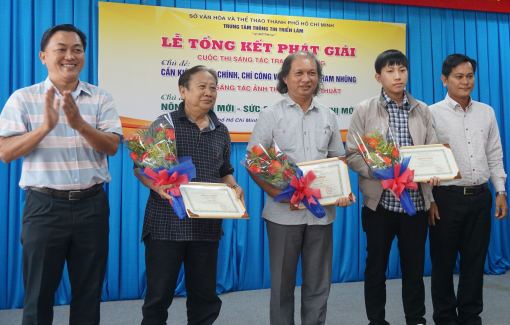 Trao giải cuộc thi sáng tác tranh cổ động về phòng chống tham nhũng