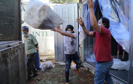 Hơn 16 tấn thịt đã bốc mùi, trữ trong kho lạnh chờ tiêu thụ