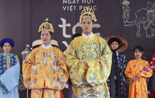 Khai mạc Ngày hội Việt phục "Tóc xanh - Vạt áo"