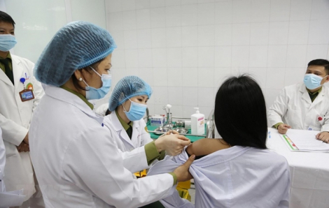 Ngày 12/1, Việt Nam tiêm thử nghiệm vắc-xin phòng COVID-19 liều cao nhất trên người