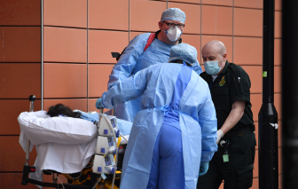 Vắc-xin khó có khả năng ngăn COVID-19 trong năm 2021