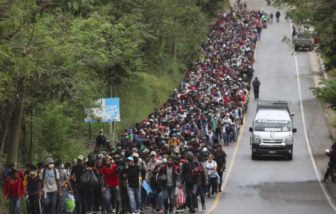 Guatemala chặn 9.000 người Honduras tìm đến "giấc mơ Mỹ" giữa đại dịch