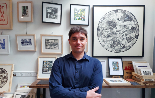 Chàng trai trẻ và niềm đam mê tranh in khắc gỗ