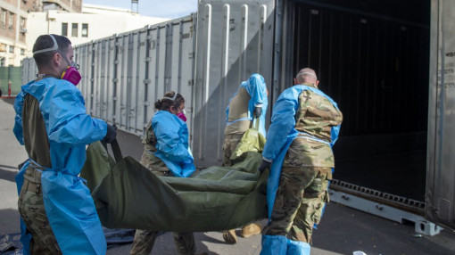 Chuyên gia bang California kêu gọi tạm ngừng tiêm vắc-xin Moderna