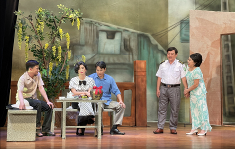 "Bạch Hải Đường": Vẫn đong đầy cảm xúc trên sân khấu kịch