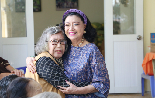 NSND Kim Cương: "Tuổi này, còn được gặp nhau, vui trước đi đã"