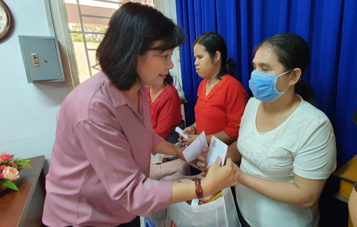 Báo Phụ Nữ TPHCM tiếp tục mang "Tết ấm" đến với phụ nữ gặp khó khăn trong thành phố