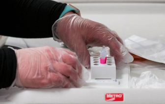 Mỹ báo động khi phát hiện biến thể virus từ Nam Phi