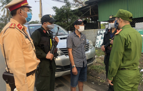 Đà Nẵng bắt giữ xe chở 3 người Trung Quốc nhập cảnh trái phép từ phía bắc vào TPHCM