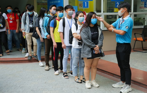 Trường học vận động sinh viên Quảng Ninh và Hải Dương không về quê ăn tết