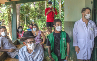 Ngoại giao vắc-xin sẽ đem lại 
vị thế cho Ấn Độ, Trung Quốc?