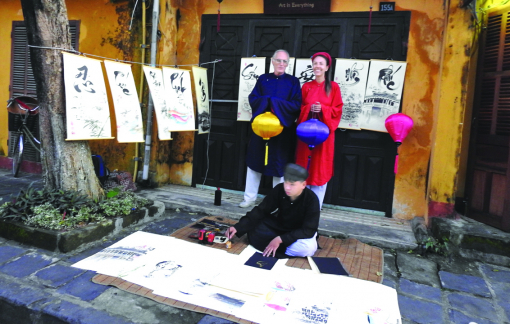 Hội An, nụ cười không tắt…