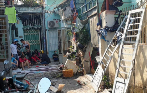 Bình Dương: Căn nhà trong khu dân cư bỗng dưng phát nổ, 1 người nguy kịch