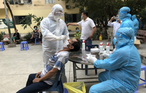 TPHCM: Vừa chống dịch vừa đảm bảo vui xuân đón Tết