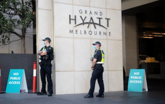 600 người tham gia giải quần vợt Úc mở rộng bị cách ly vì một nhân viên khách sạn "dính" COVID-19