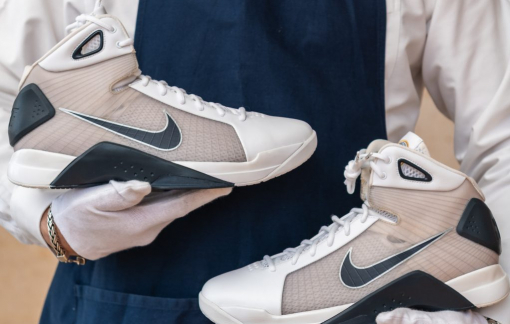 Cận cảnh đôi giày thể thao vinh danh cựu Tổng thống Obama có giá gần 580 triệu đồng