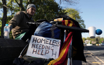 Cơ hội việc làm cho người vô gia cư tại Anh nơi tuyến đầu chống dịch COVID-19