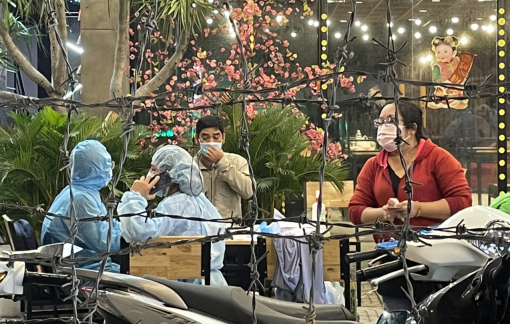 Nhân viên y tế hai bệnh viện TPHCM âm tính với SARS-CoV-2