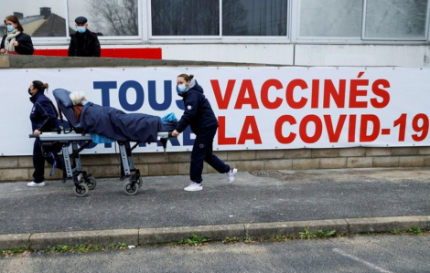 Các bệnh viện Pháp bật chế độ khủng hoảng vì biến thể mới của virus