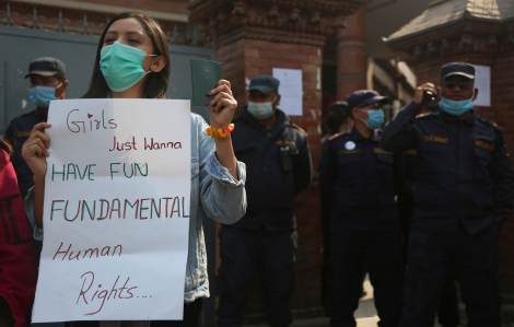 Nepal cấm phái nữ đi du lịch nước ngoài