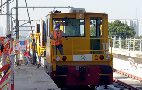 Cận cảnh lắp đặt hệ thống cấp điện trên toàn tuyến metro số 1 Bến Thành - Suối Tiên