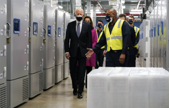 Các cơn bão làm chậm việc tiêm chủng vắc-xin ở Mỹ