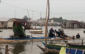 Dùng vỏ lãi đâm vào lực lượng chức năng để lấy lại hàng lậu bị tịch thu, 5 đối tượng bị khởi tố