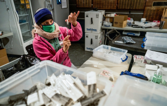 Những người từng mắc COVID-19 nên tiêm một liều vắc-xin