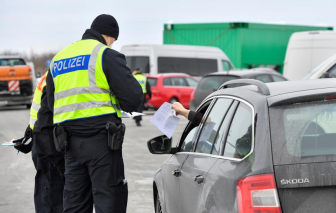 EU thắt chặt hạn chế đối với du lịch không thiết yếu trong bối cảnh hỗn loạn các biện pháp biên giới