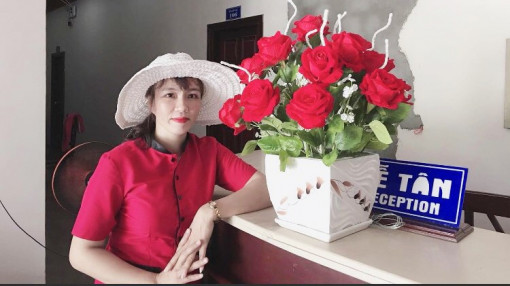 Gia cảnh người phụ nữ lao xuống biển cứu học sinh