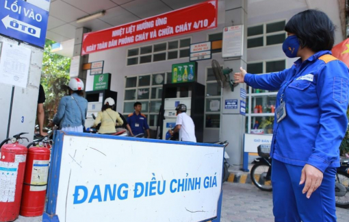 Xăng, dầu tăng thêm 1.000 đồng/lít từ 15g ngày 25/2