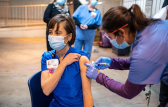 WHO: Số ca mắc COVID-19 tăng trở lại sau 7 tuần giảm liên tục