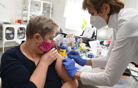 Chiến lược tiêm chủng vắc-xin đang bị chia cắt ở châu Âu