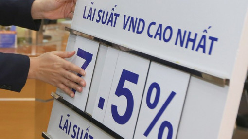 Lãi suất ngân hàng tiếp tục giảm