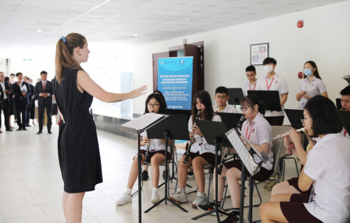 Trường học và ngân hàng “bắt tay” giúp phụ huynh trả góp học phí lãi suất 0%