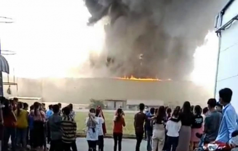 Cháy nhà máy Tôn Hoa Sen thiệt hại khoảng 3.000m2 nhưng công ty nói không ảnh hưởng sản xuất